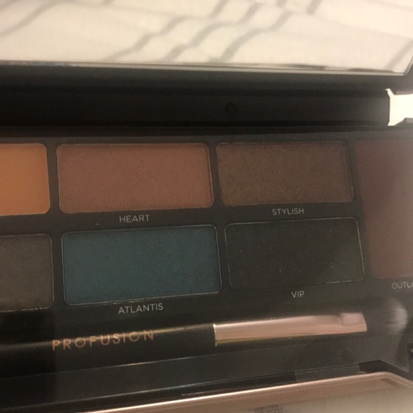 Profusion chestnut eyes - Picture 3 of 4